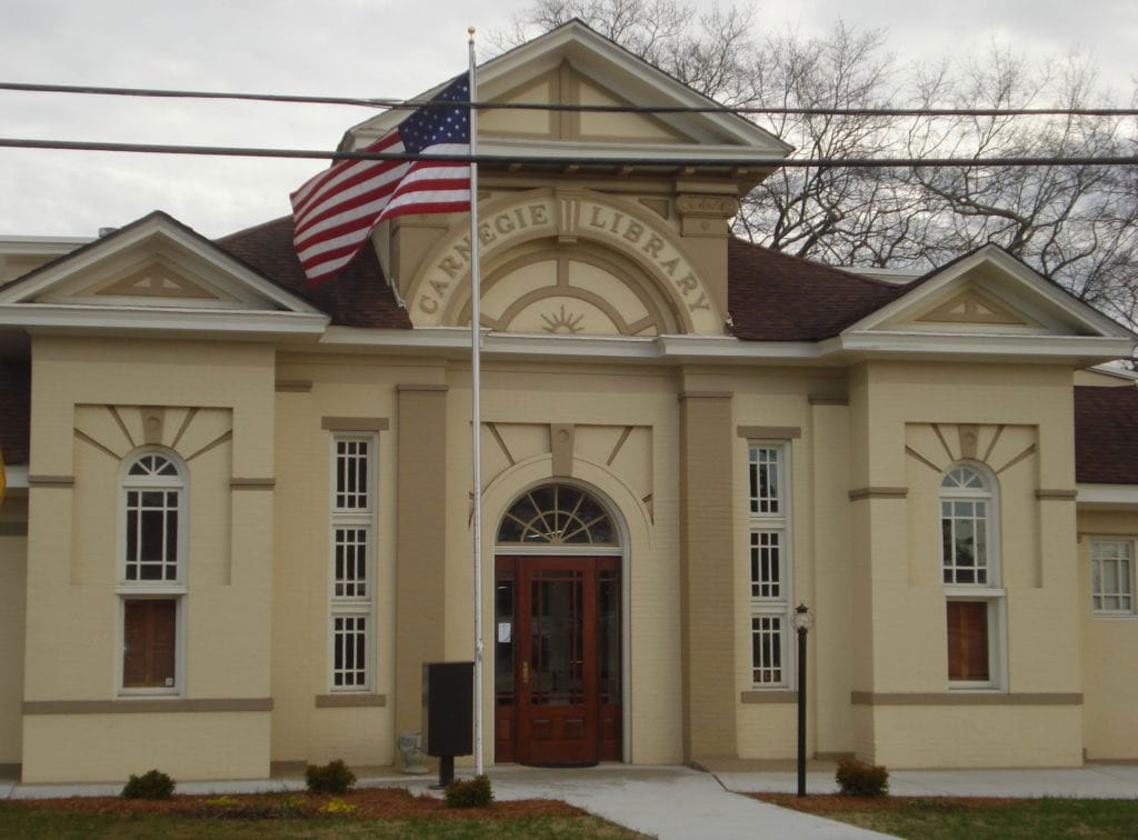 lavonia-library-pic---Maggie-West Lavonia-Carnegie Library, Lavonia, GA 30553